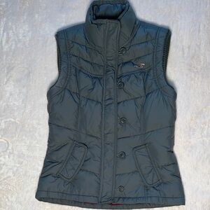 Hollister Dark Gray Quilted Puffer Vest